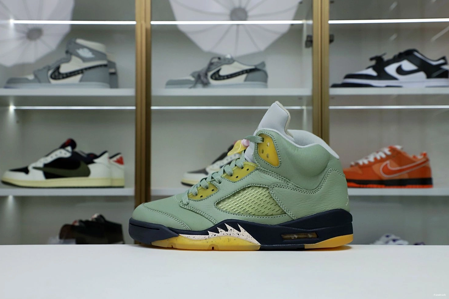 JORDAN 5 